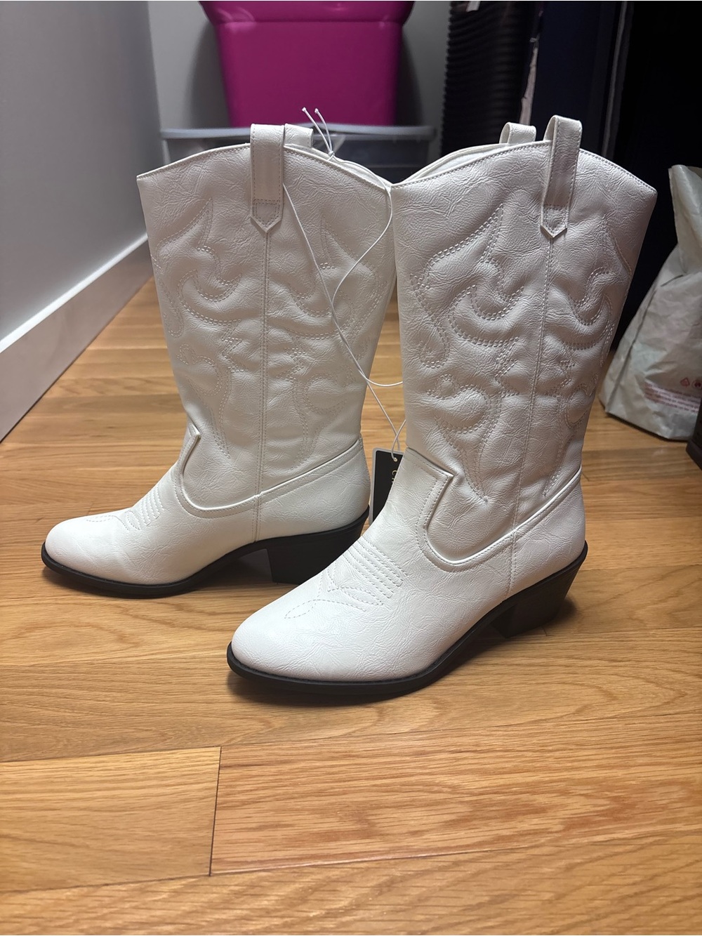 White Women's Cowboy Boots